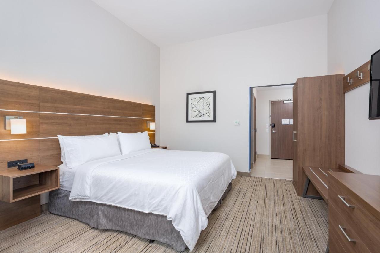 Holiday Inn Express & Suites - Elkhart North By Ihg Pokoj fotografie
